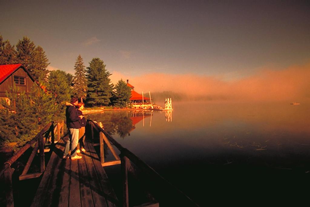 Arowhon Pines Algonquin Park酒店 外观 照片